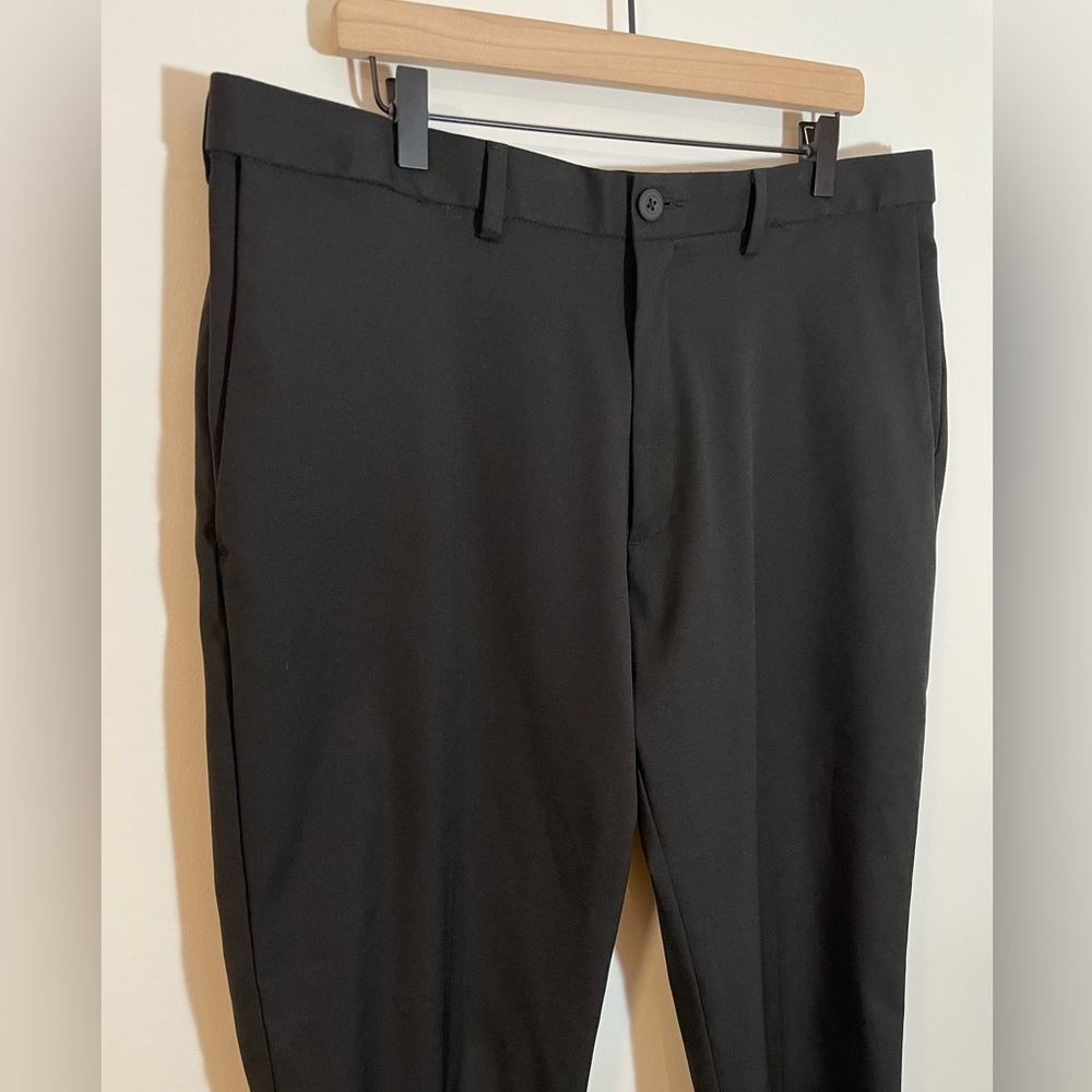 Haggar Classic Fit Performance Flex Black Dress Pants Mens Size 38 x 29 Like New - Picture 2 of 9